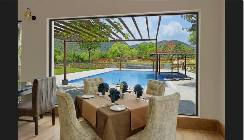 The Hunting Lodge Resort Udaipur - Villas & Pool Dabok 外观 照片